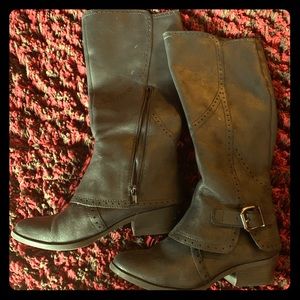 Women’s black matte boots